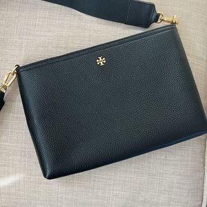 *NEW* Tory Burch Blake Swing bag crossbody black leather and gold-tone hardware